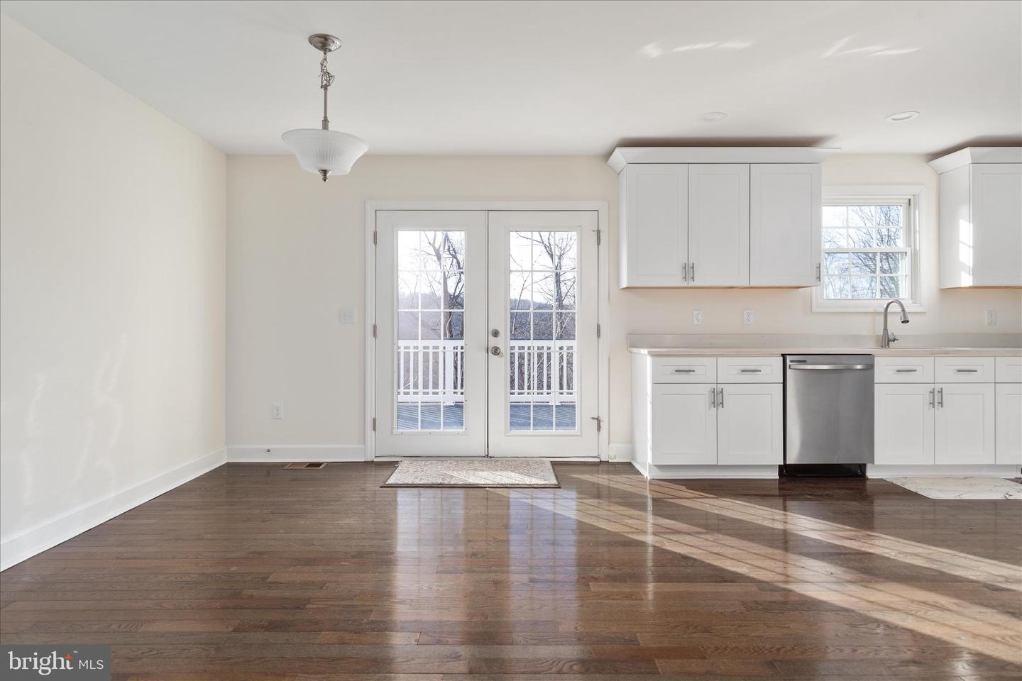 145 TULIP POPLAR DR, LINDEN, Virginia 22642, 4 Bedrooms Bedrooms, ,3 BathroomsBathrooms,Residential,For sale,145 TULIP POPLAR DR,VAWR2013220 MLS # VAWR2013220