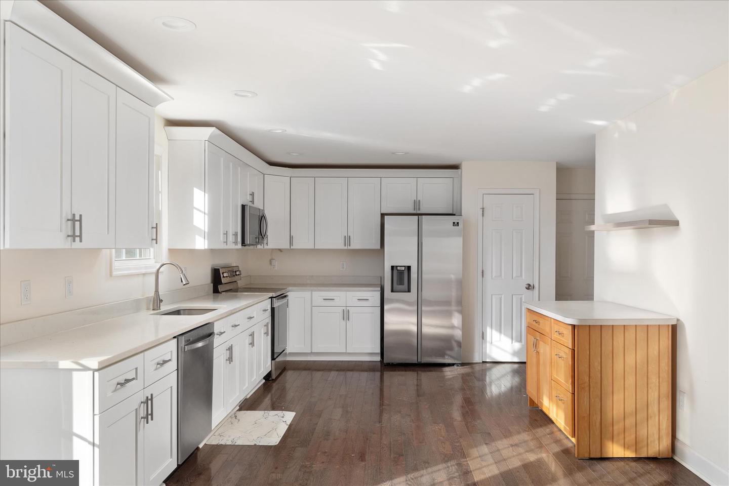 145 TULIP POPLAR DR, LINDEN, Virginia 22642, 4 Bedrooms Bedrooms, ,3 BathroomsBathrooms,Residential,For sale,145 TULIP POPLAR DR,VAWR2013220 MLS # VAWR2013220