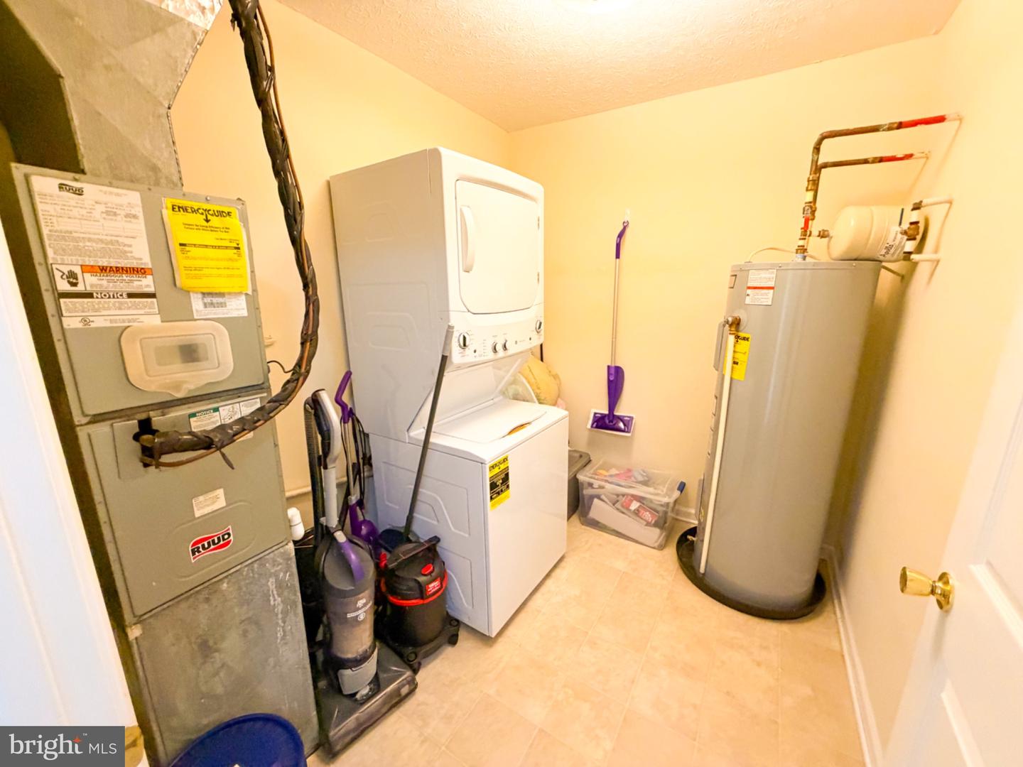 1292 OX RD #F-9, WOODSTOCK, Virginia 22664, 2 Bedrooms Bedrooms, 7 Rooms Rooms,2 BathroomsBathrooms,Residential,For sale,1292 OX RD #F-9,VASH2013452 MLS # VASH2013452