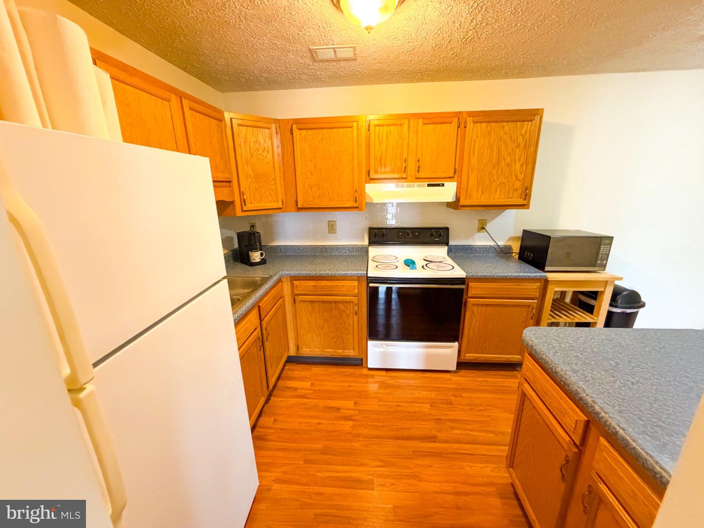 1292 OX RD #F-9, WOODSTOCK, Virginia 22664, 2 Bedrooms Bedrooms, 7 Rooms Rooms,2 BathroomsBathrooms,Residential,For sale,1292 OX RD #F-9,VASH2013452 MLS # VASH2013452