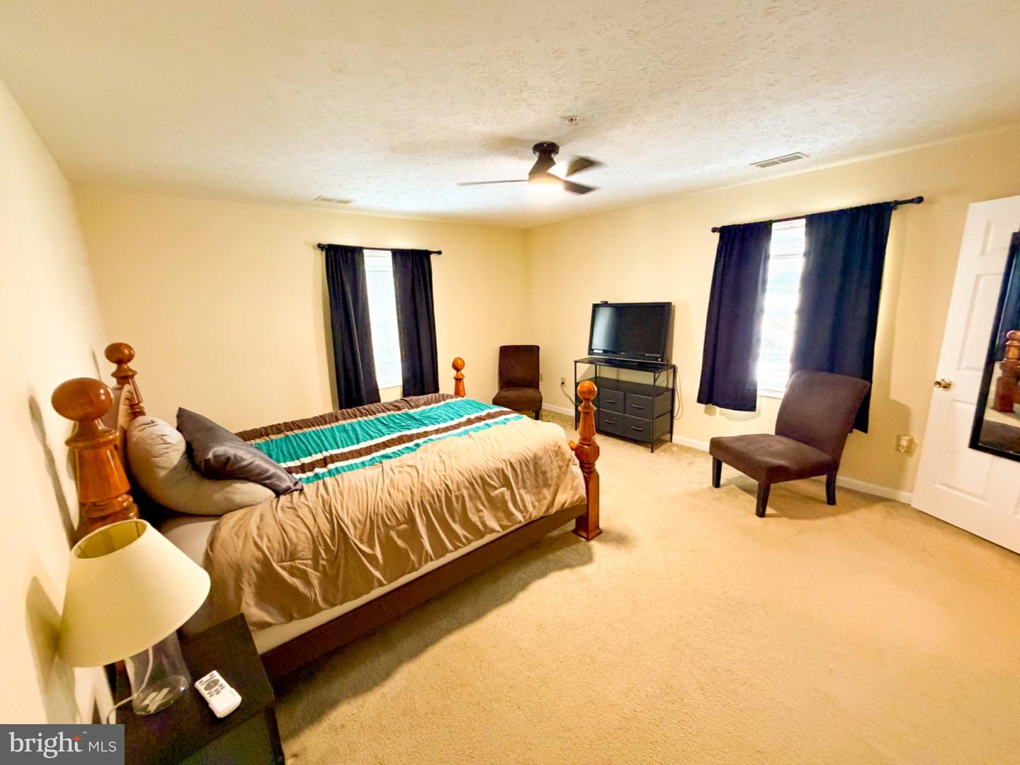 1292 OX RD #F-9, WOODSTOCK, Virginia 22664, 2 Bedrooms Bedrooms, 7 Rooms Rooms,2 BathroomsBathrooms,Residential,For sale,1292 OX RD #F-9,VASH2013452 MLS # VASH2013452