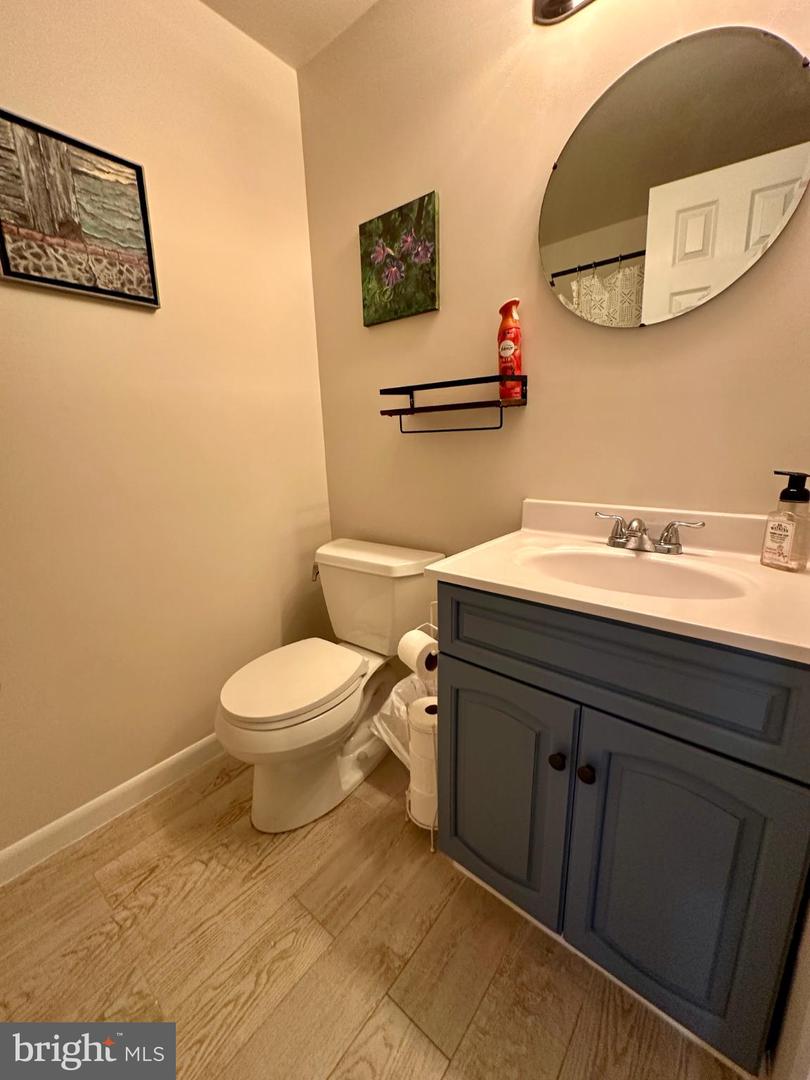 19 CAROUSEL CT, STERLING, Virginia 20164, 4 Bedrooms Bedrooms, 12 Rooms Rooms,2 BathroomsBathrooms,Residential,For sale,19 CAROUSEL CT,VALO2114830 MLS # VALO2114830