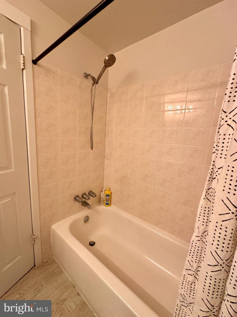 19 CAROUSEL CT, STERLING, Virginia 20164, 4 Bedrooms Bedrooms, 12 Rooms Rooms,2 BathroomsBathrooms,Residential,For sale,19 CAROUSEL CT,VALO2114830 MLS # VALO2114830