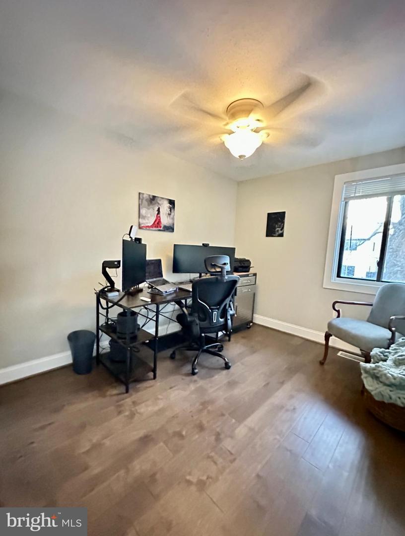 19 CAROUSEL CT, STERLING, Virginia 20164, 4 Bedrooms Bedrooms, 12 Rooms Rooms,2 BathroomsBathrooms,Residential,For sale,19 CAROUSEL CT,VALO2114830 MLS # VALO2114830