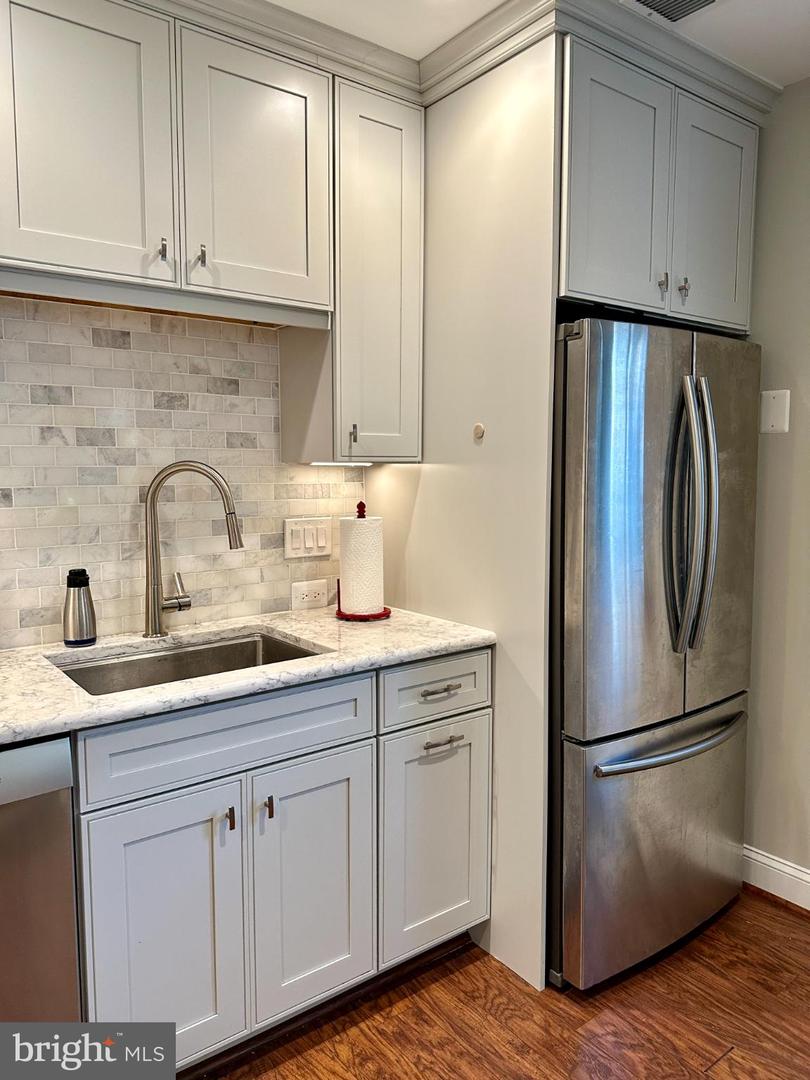 19 CAROUSEL CT, STERLING, Virginia 20164, 4 Bedrooms Bedrooms, 12 Rooms Rooms,2 BathroomsBathrooms,Residential,For sale,19 CAROUSEL CT,VALO2114830 MLS # VALO2114830