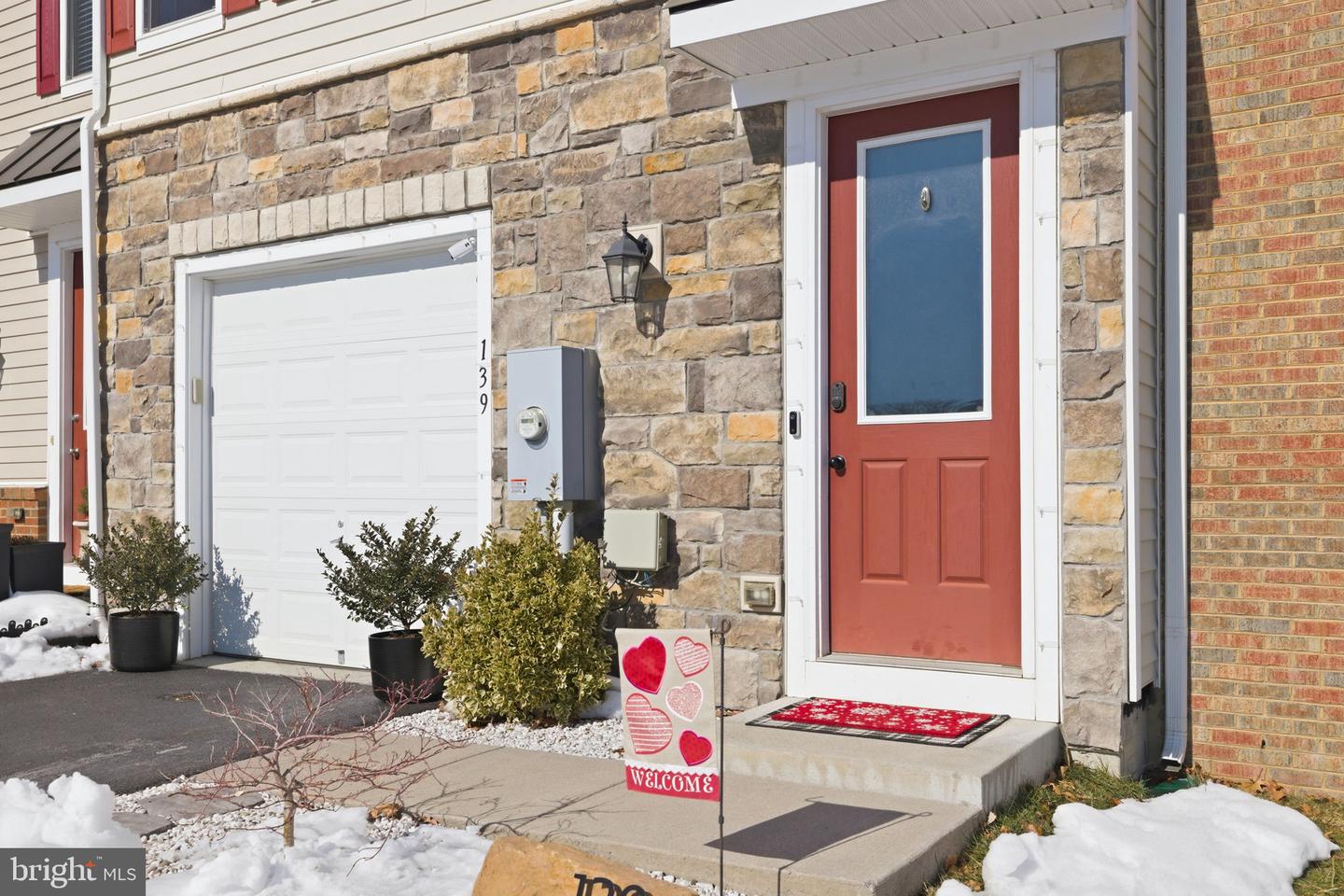 139 BISCANE CT, WINCHESTER, Virginia 22602, 3 Bedrooms Bedrooms, 7 Rooms Rooms,3 BathroomsBathrooms,Residential,For sale,139 BISCANE CT,VAFV2039270 MLS # VAFV2039270