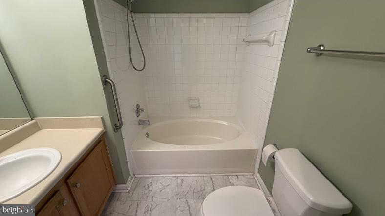 300 RIVERBEND DR #1E, CHARLOTTESVILLE, Virginia 22911, 2 Bedrooms Bedrooms, 4 Rooms Rooms,2 BathroomsBathrooms,Residential,For sale,300 RIVERBEND DR #1E,VAAB2001156 MLS # VAAB2001156