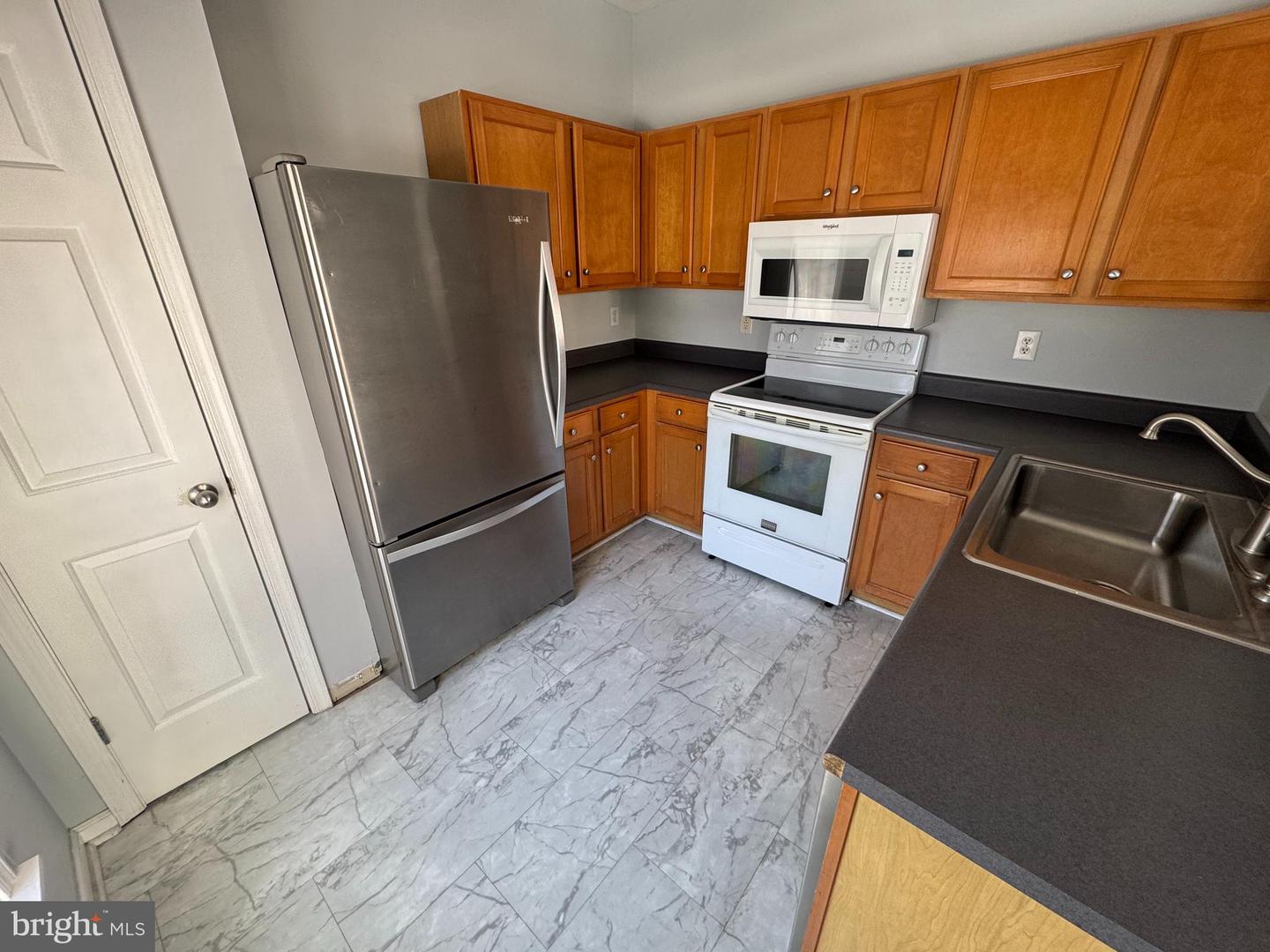 300 RIVERBEND DR #1E, CHARLOTTESVILLE, Virginia 22911, 2 Bedrooms Bedrooms, 4 Rooms Rooms,2 BathroomsBathrooms,Residential,For sale,300 RIVERBEND DR #1E,VAAB2001156 MLS # VAAB2001156