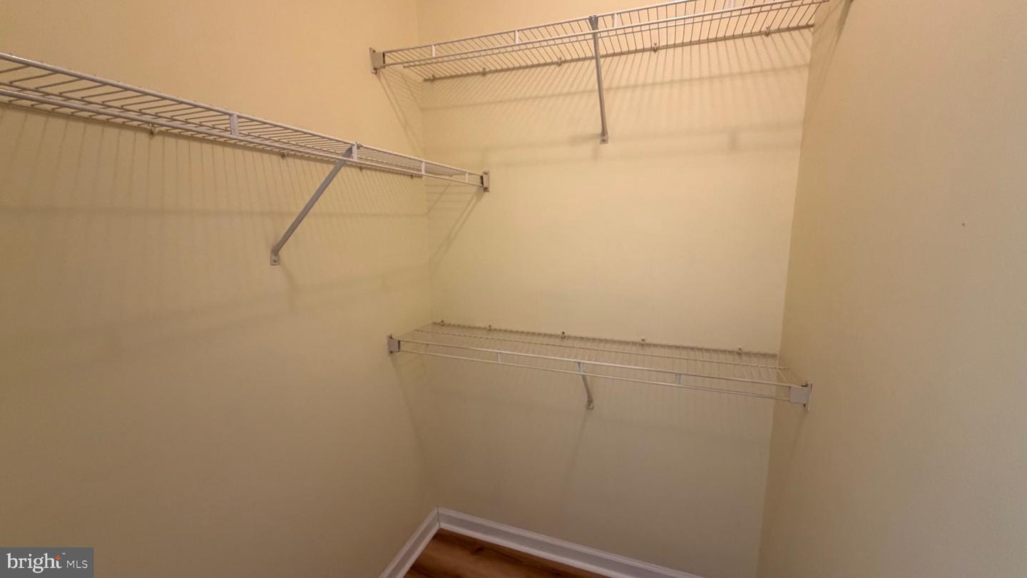 300 RIVERBEND DR #1E, CHARLOTTESVILLE, Virginia 22911, 2 Bedrooms Bedrooms, 4 Rooms Rooms,2 BathroomsBathrooms,Residential,For sale,300 RIVERBEND DR #1E,VAAB2001156 MLS # VAAB2001156