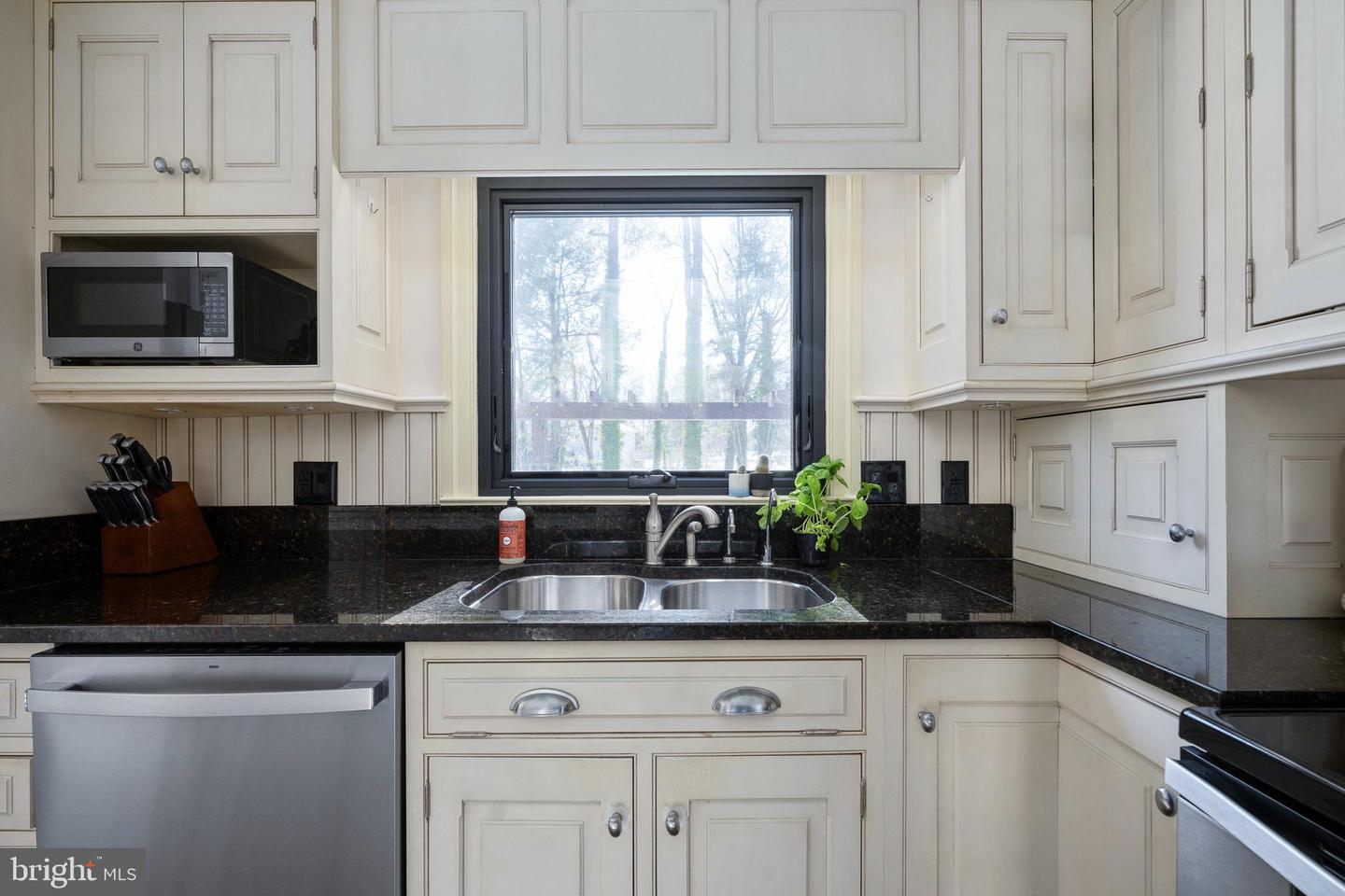 1 WALTER CIR, FREDERICKSBURG, Virginia 22405, 3 Bedrooms Bedrooms, ,3 BathroomsBathrooms,Residential,For sale,1 WALTER CIR,VAST2045590 MLS # VAST2045590