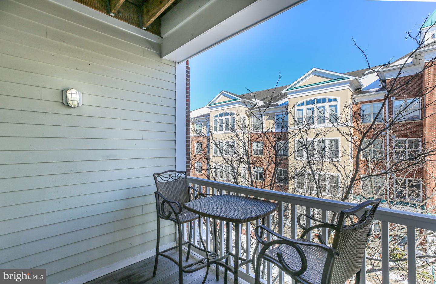 525 BELMONT BAY DR #303, WOODBRIDGE, Virginia 22191, 2 Bedrooms Bedrooms, ,2 BathroomsBathrooms,Residential,For sale,525 BELMONT BAY DR #303,VAPW2111566 MLS # VAPW2111566