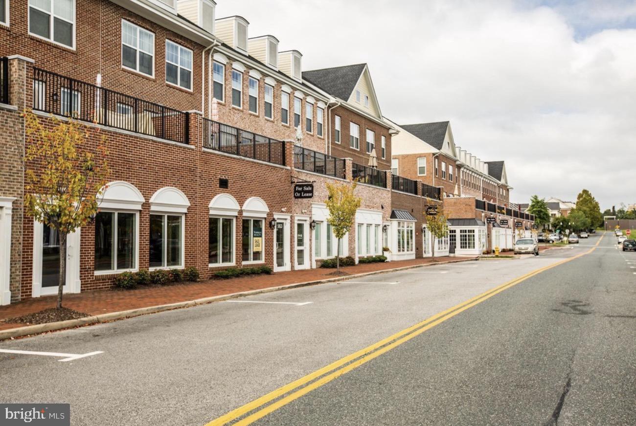 525 BELMONT BAY DR #303, WOODBRIDGE, Virginia 22191, 2 Bedrooms Bedrooms, ,2 BathroomsBathrooms,Residential,For sale,525 BELMONT BAY DR #303,VAPW2111566 MLS # VAPW2111566