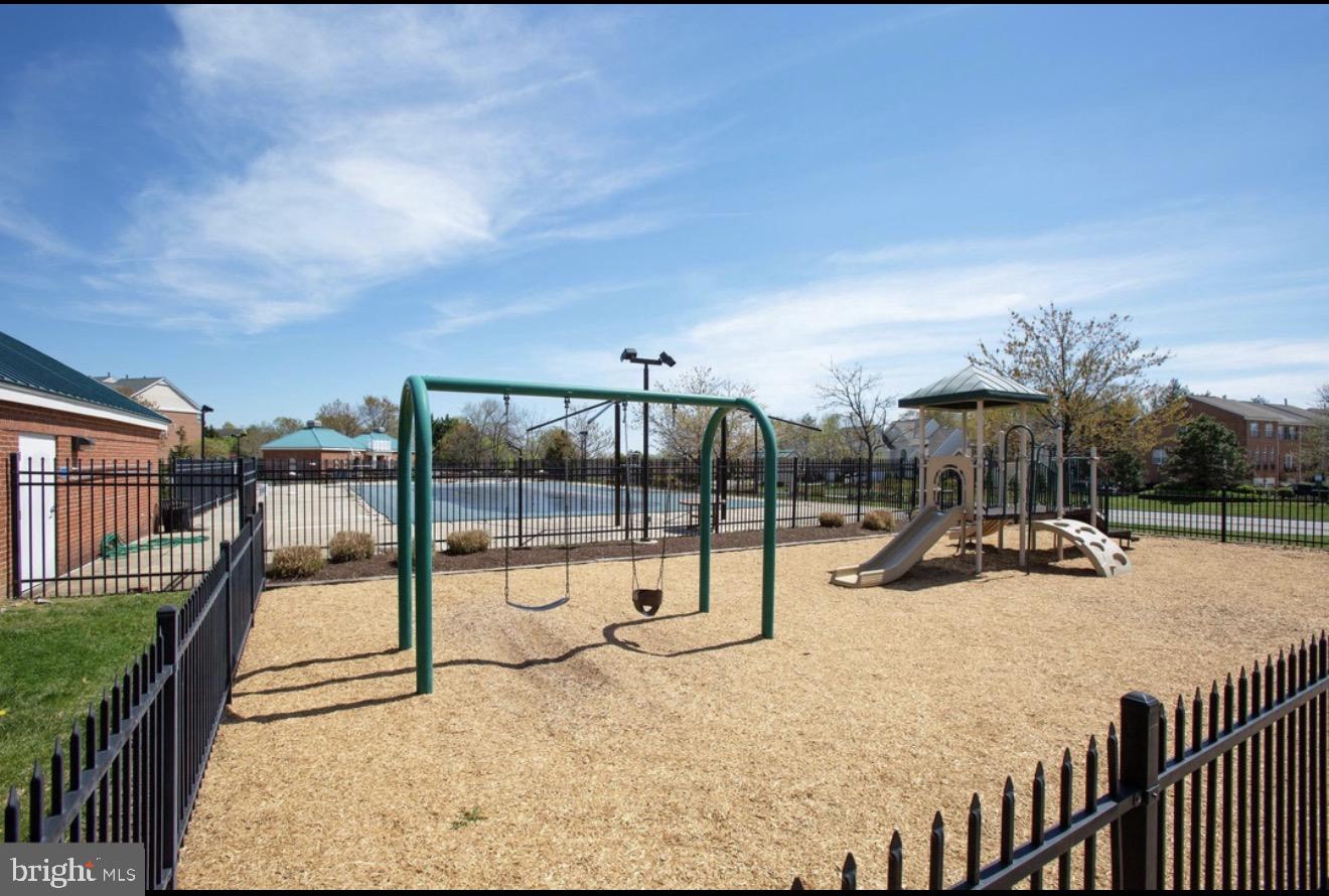 525 BELMONT BAY DR #303, WOODBRIDGE, Virginia 22191, 2 Bedrooms Bedrooms, ,2 BathroomsBathrooms,Residential,For sale,525 BELMONT BAY DR #303,VAPW2111566 MLS # VAPW2111566