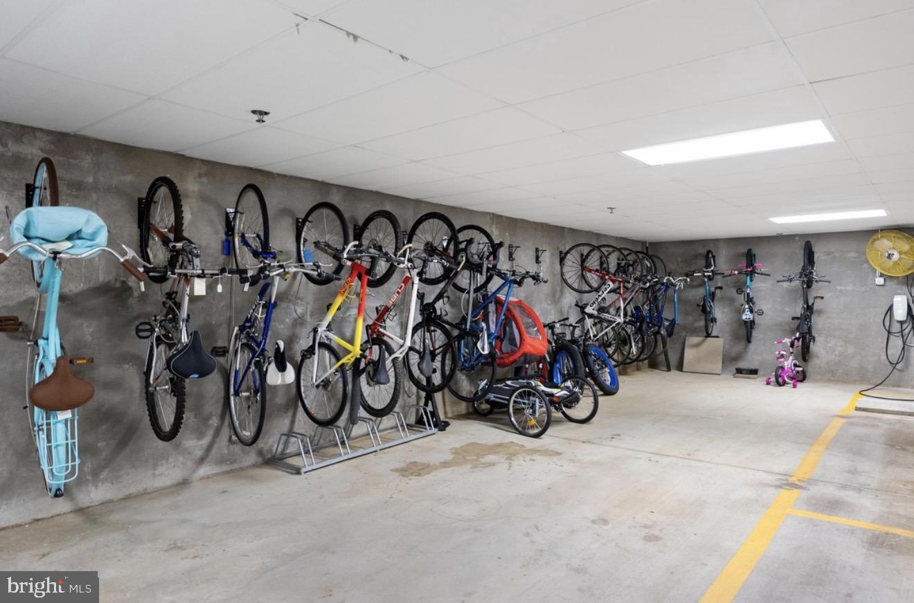 525 BELMONT BAY DR #303, WOODBRIDGE, Virginia 22191, 2 Bedrooms Bedrooms, ,2 BathroomsBathrooms,Residential,For sale,525 BELMONT BAY DR #303,VAPW2111566 MLS # VAPW2111566