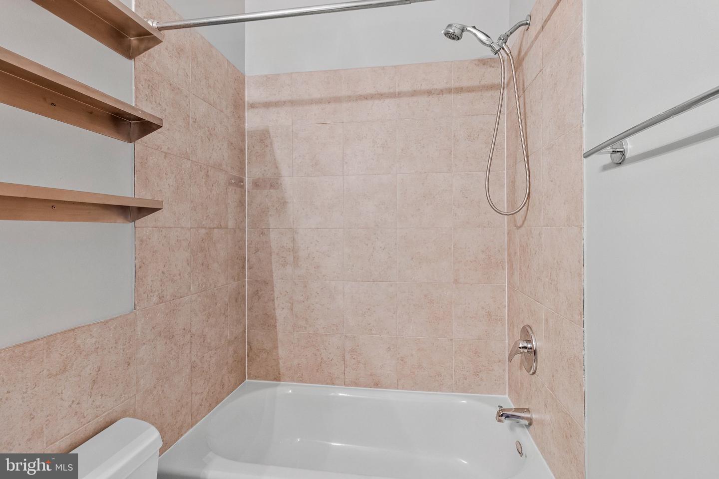 1240 4TH ST NW #T, WASHINGTON, District Of Columbia 20001, 1 Bedroom Bedrooms, 9 Rooms Rooms,2 BathroomsBathrooms,Residential,For sale,1240 4TH ST NW #T,DCDC2243996 MLS # DCDC2243996