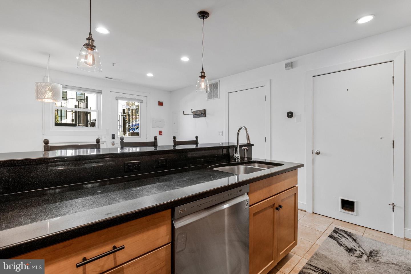 1240 4TH ST NW #T, WASHINGTON, District Of Columbia 20001, 1 Bedroom Bedrooms, 9 Rooms Rooms,2 BathroomsBathrooms,Residential,For sale,1240 4TH ST NW #T,DCDC2243996 MLS # DCDC2243996