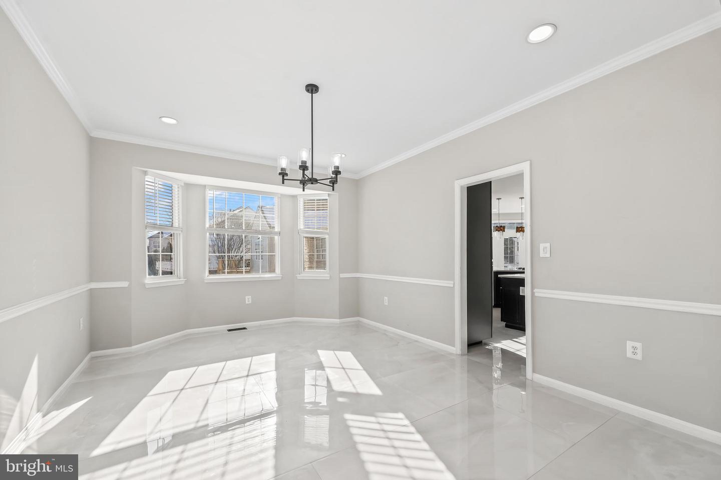 43170 PARKERS RIDGE DR, LEESBURG, Virginia 20176, 4 Bedrooms Bedrooms, ,3 BathroomsBathrooms,Residential,For sale,43170 PARKERS RIDGE DR,VALO2115024 MLS # VALO2115024