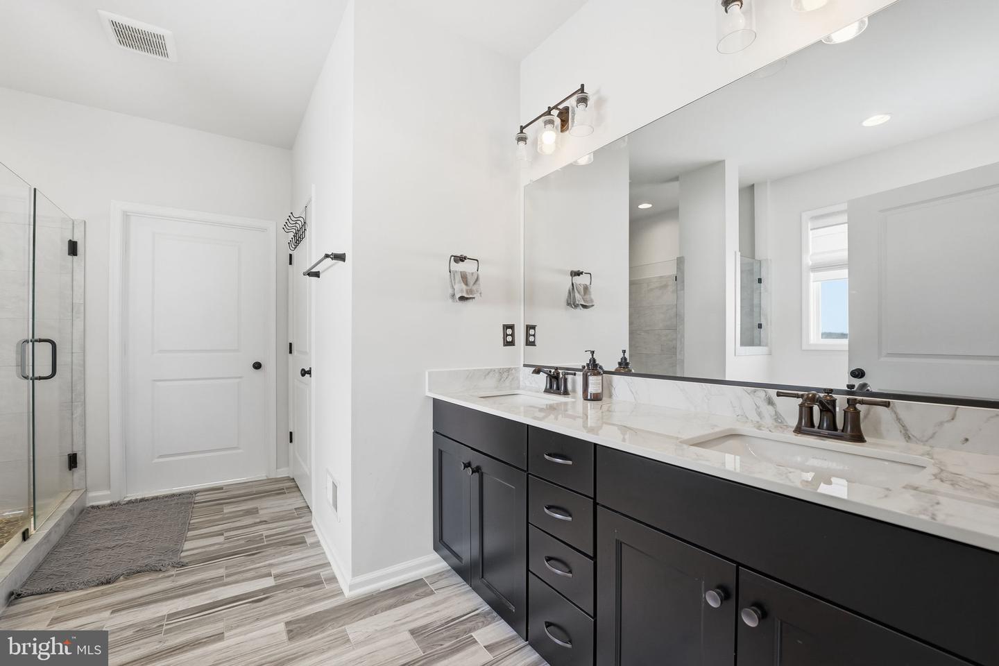 10580 MANLEY RD, NOKESVILLE, Virginia 20181, 5 Bedrooms Bedrooms, ,4 BathroomsBathrooms,Residential,For sale,10580 MANLEY RD,VAPW2111672 MLS # VAPW2111672