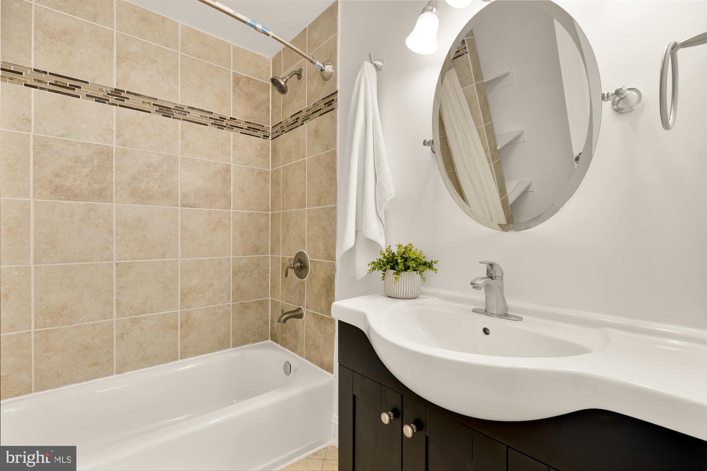 14 O ST NW #14-A, WASHINGTON, District Of Columbia 20001, 2 Bedrooms Bedrooms, ,2 BathroomsBathrooms,Residential,For sale,14 O ST NW #14-A,DCDC2244296 MLS # DCDC2244296