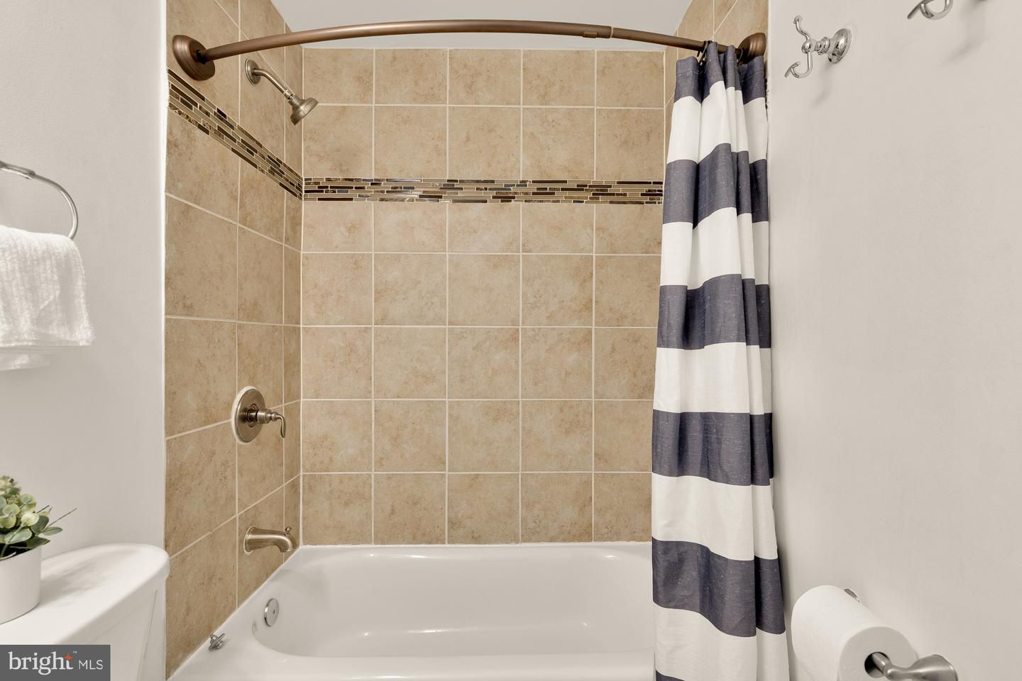 14 O ST NW #14-A, WASHINGTON, District Of Columbia 20001, 2 Bedrooms Bedrooms, ,2 BathroomsBathrooms,Residential,For sale,14 O ST NW #14-A,DCDC2244296 MLS # DCDC2244296