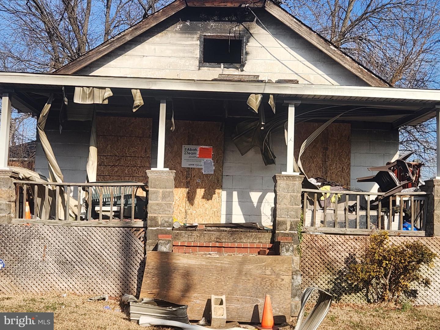 3304 E E ST SE, WASHINGTON, District Of Columbia 20019, 3 Bedrooms Bedrooms, 4 Rooms Rooms,1 BathroomBathrooms,Residential,For sale,3304 E E ST SE,DCDC2244306 MLS # DCDC2244306