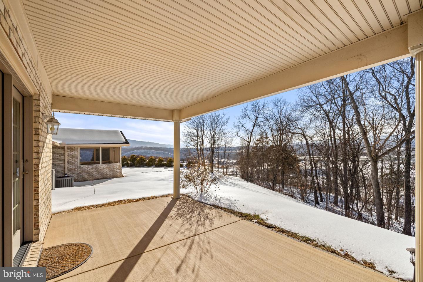 148 DANIEL CT, STRASBURG, Virginia 22657, 3 Bedrooms Bedrooms, ,2 BathroomsBathrooms,Residential,For sale,148 DANIEL CT,VASH2013502 MLS # VASH2013502