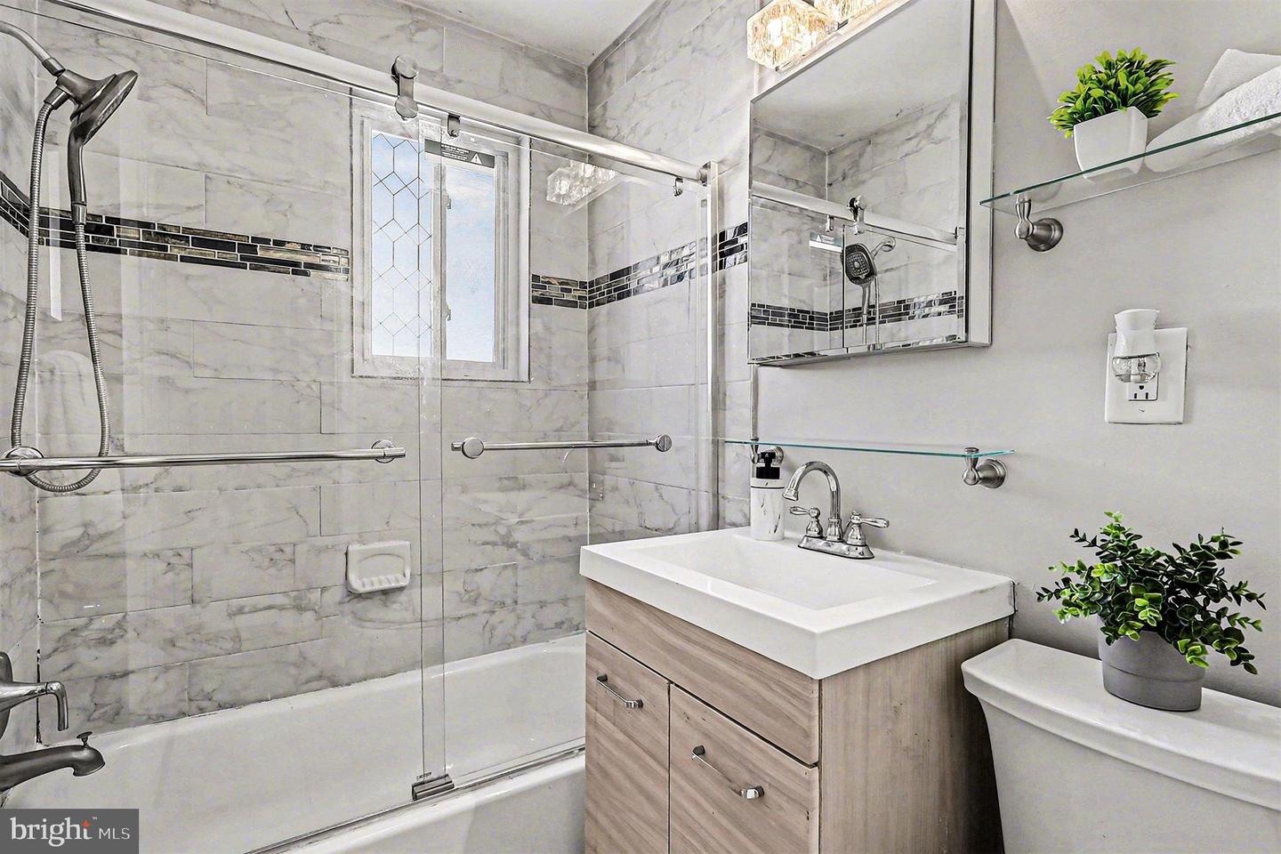 2402 24TH ST SE, WASHINGTON, District Of Columbia 20020, 3 Bedrooms Bedrooms, 6 Rooms Rooms,2 BathroomsBathrooms,Residential,For sale,2402 24TH ST SE,DCDC2244416 MLS # DCDC2244416