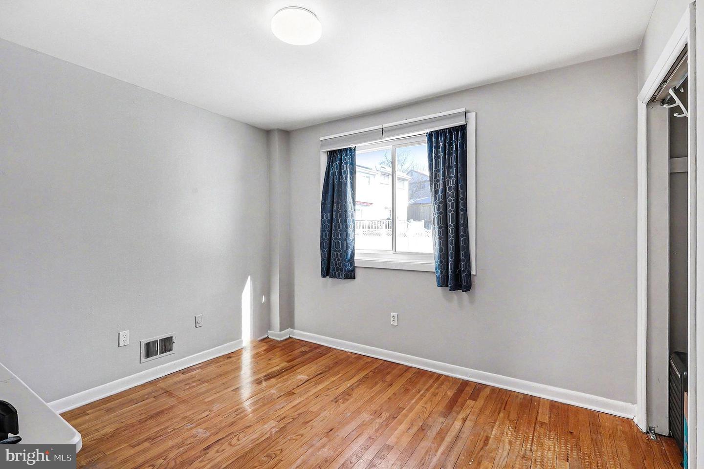 2402 24TH ST SE, WASHINGTON, District Of Columbia 20020, 3 Bedrooms Bedrooms, 6 Rooms Rooms,2 BathroomsBathrooms,Residential,For sale,2402 24TH ST SE,DCDC2244416 MLS # DCDC2244416