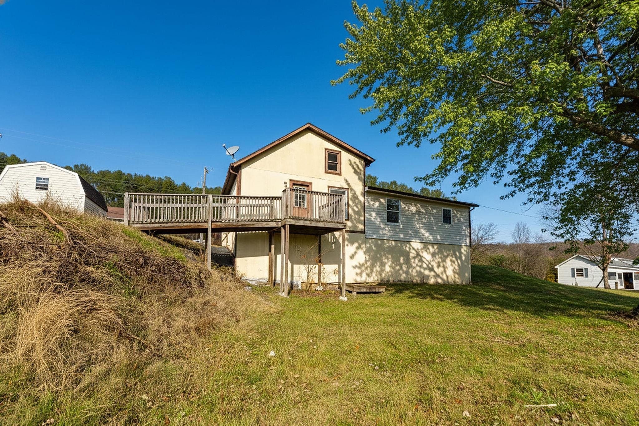 2594 LEE JACKSON HWY, STAUNTON, Virginia 24401, ,Commercial,2594 LEE JACKSON HWY,672079 MLS # 672079