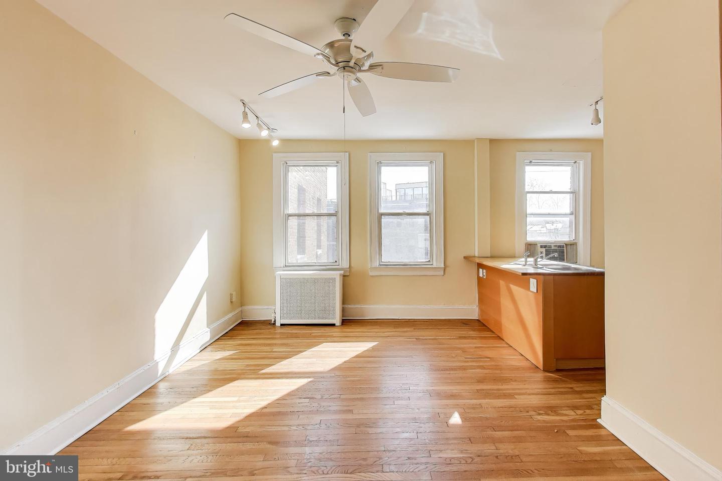 3600 CONNECTICUT AVE NW #405, WASHINGTON, District Of Columbia 20008, ,1 BathroomBathrooms,Residential,For sale,3600 CONNECTICUT AVE NW #405,DCDC2244446 MLS # DCDC2244446