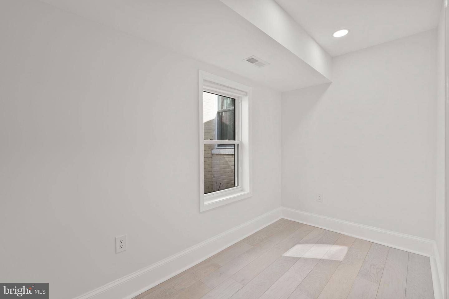 1510 10TH ST NW, WASHINGTON, District Of Columbia 20001, 7 Bedrooms Bedrooms, ,5 BathroomsBathrooms,Residential,For sale,1510 10TH ST NW,DCDC2244466 MLS # DCDC2244466