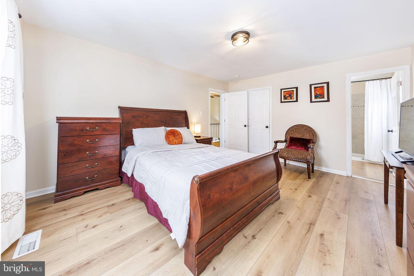 2104 MALEADY DR, HERNDON, Virginia 20170, 6 Bedrooms Bedrooms, 14 Rooms Rooms,3 BathroomsBathrooms,Residential,For sale,2104 MALEADY DR,VAFX2288822 MLS # VAFX2288822