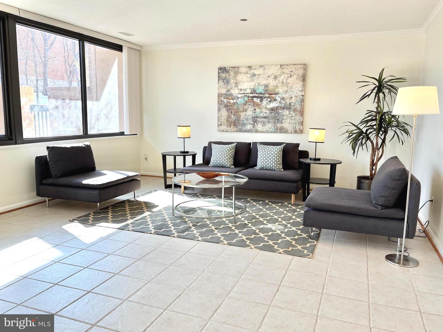 3713 S GEORGE MASON DR #T5W, FALLS CHURCH, Virginia 22041, 3 Bedrooms Bedrooms, ,2 BathroomsBathrooms,Residential,For sale,3713 S GEORGE MASON DR #T5W,VAFX2288866 MLS # VAFX2288866