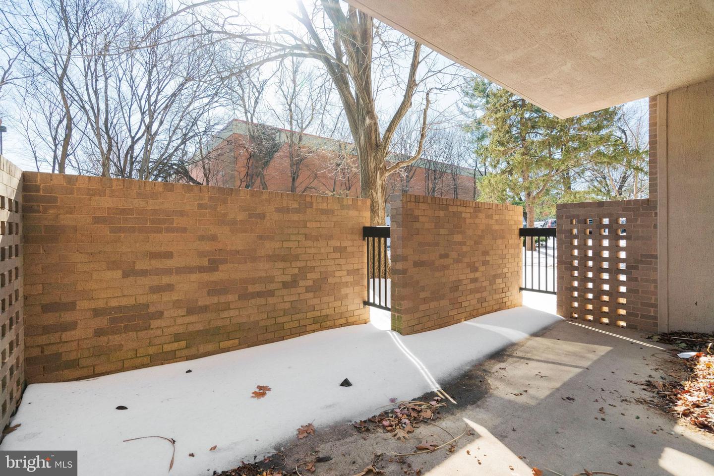 3713 S GEORGE MASON DR #T5W, FALLS CHURCH, Virginia 22041, 3 Bedrooms Bedrooms, ,2 BathroomsBathrooms,Residential,For sale,3713 S GEORGE MASON DR #T5W,VAFX2288866 MLS # VAFX2288866