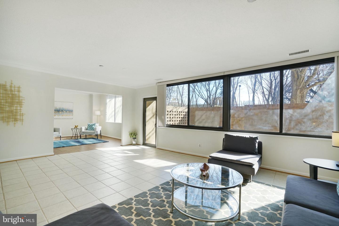 3713 S GEORGE MASON DR #T5W, FALLS CHURCH, Virginia 22041, 3 Bedrooms Bedrooms, ,2 BathroomsBathrooms,Residential,For sale,3713 S GEORGE MASON DR #T5W,VAFX2288866 MLS # VAFX2288866