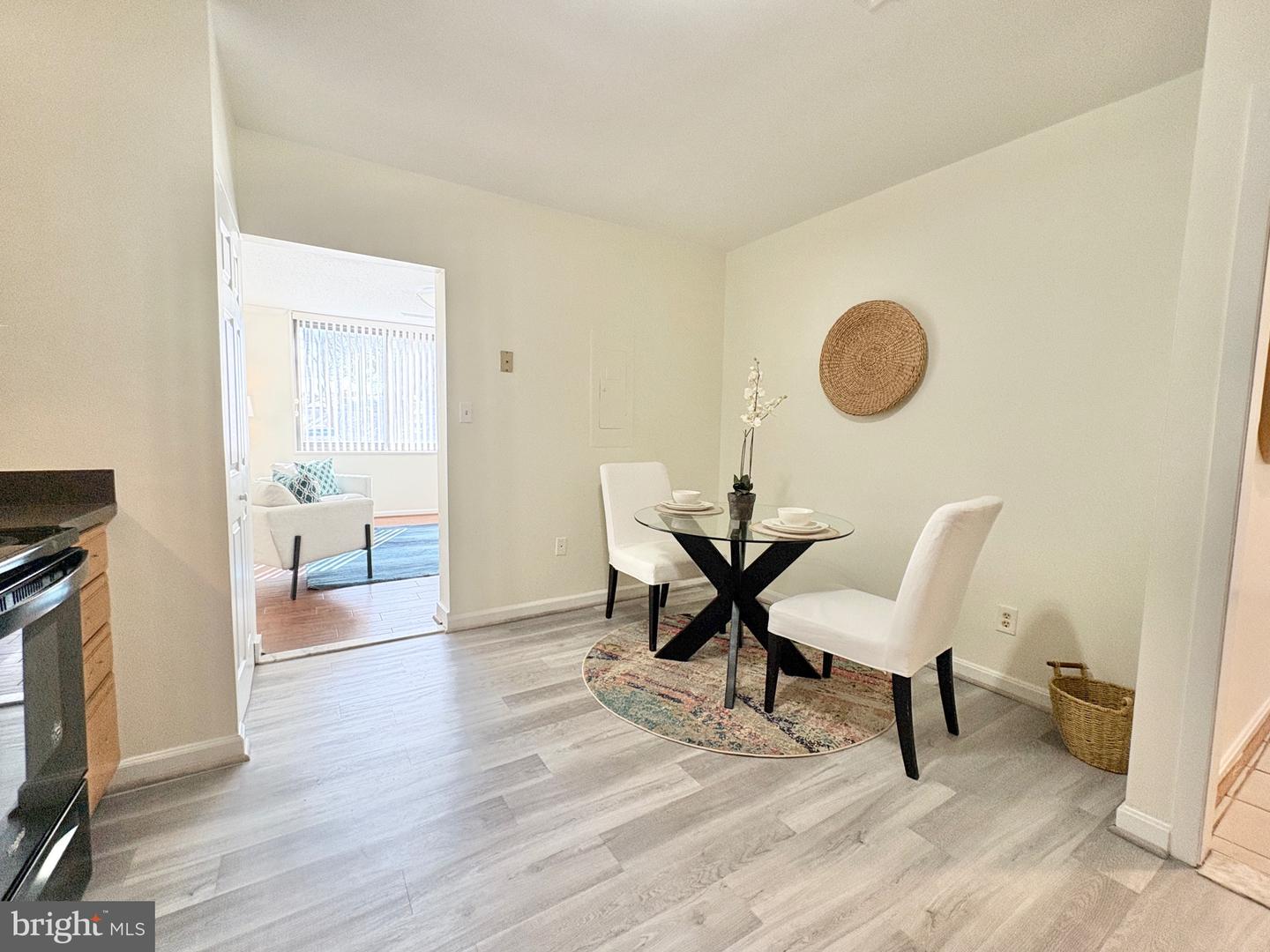 3713 S GEORGE MASON DR #T5W, FALLS CHURCH, Virginia 22041, 3 Bedrooms Bedrooms, ,2 BathroomsBathrooms,Residential,For sale,3713 S GEORGE MASON DR #T5W,VAFX2288866 MLS # VAFX2288866