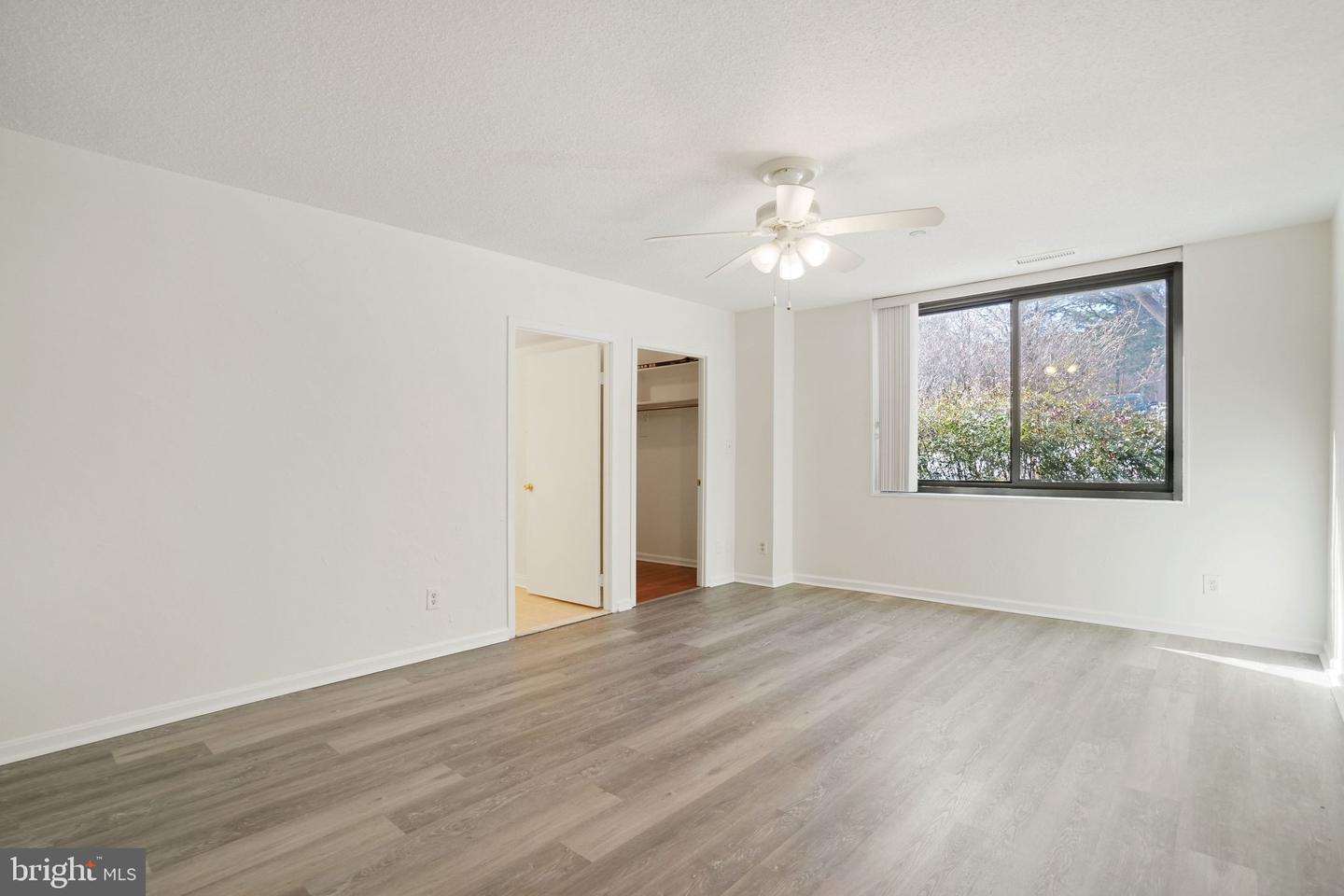 3713 S GEORGE MASON DR #T5W, FALLS CHURCH, Virginia 22041, 3 Bedrooms Bedrooms, ,2 BathroomsBathrooms,Residential,For sale,3713 S GEORGE MASON DR #T5W,VAFX2288866 MLS # VAFX2288866