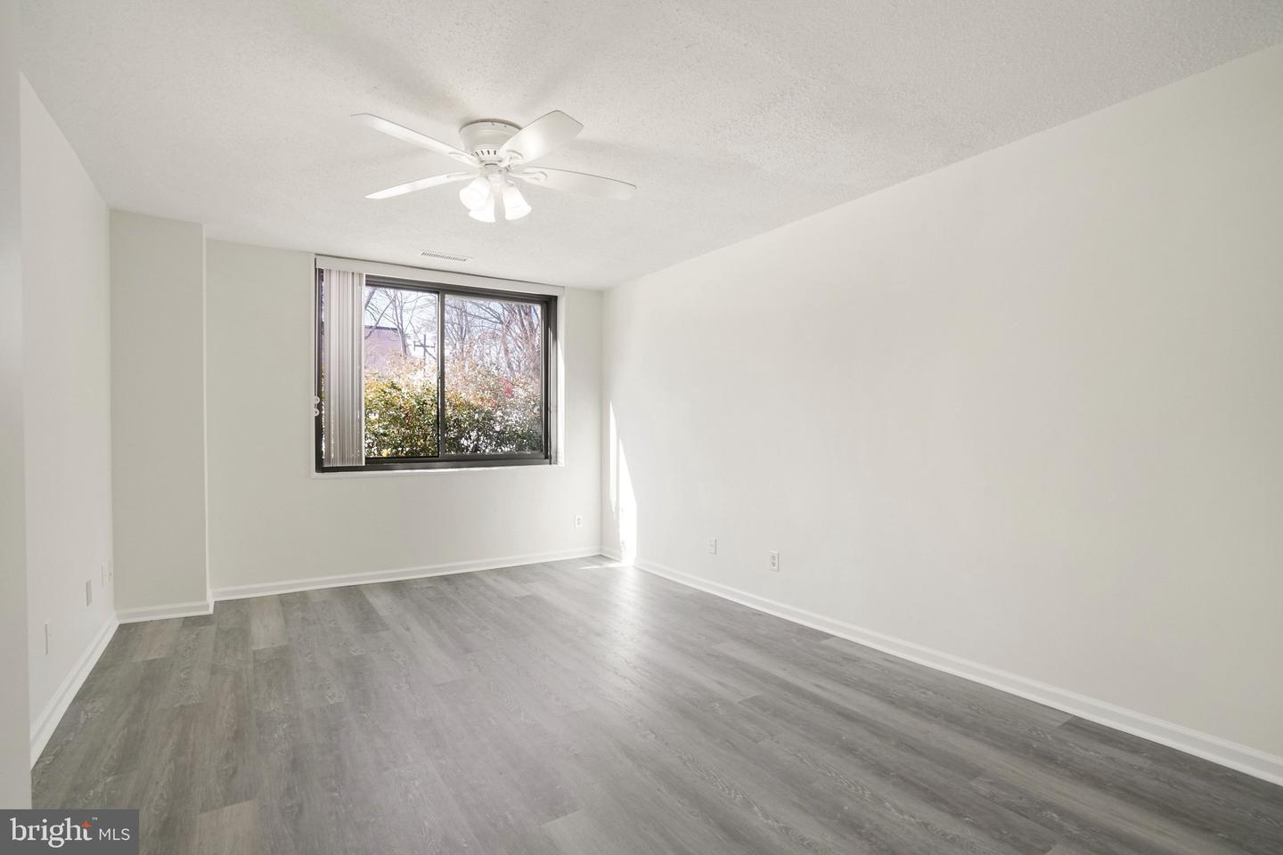 3713 S GEORGE MASON DR #T5W, FALLS CHURCH, Virginia 22041, 3 Bedrooms Bedrooms, ,2 BathroomsBathrooms,Residential,For sale,3713 S GEORGE MASON DR #T5W,VAFX2288866 MLS # VAFX2288866