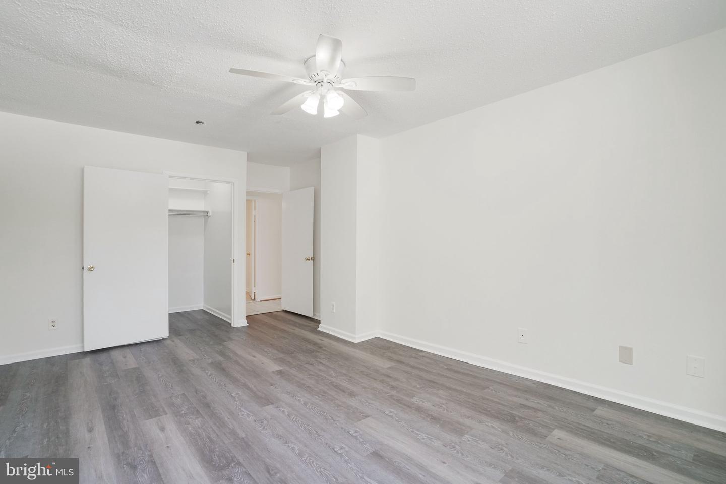 3713 S GEORGE MASON DR #T5W, FALLS CHURCH, Virginia 22041, 3 Bedrooms Bedrooms, ,2 BathroomsBathrooms,Residential,For sale,3713 S GEORGE MASON DR #T5W,VAFX2288866 MLS # VAFX2288866