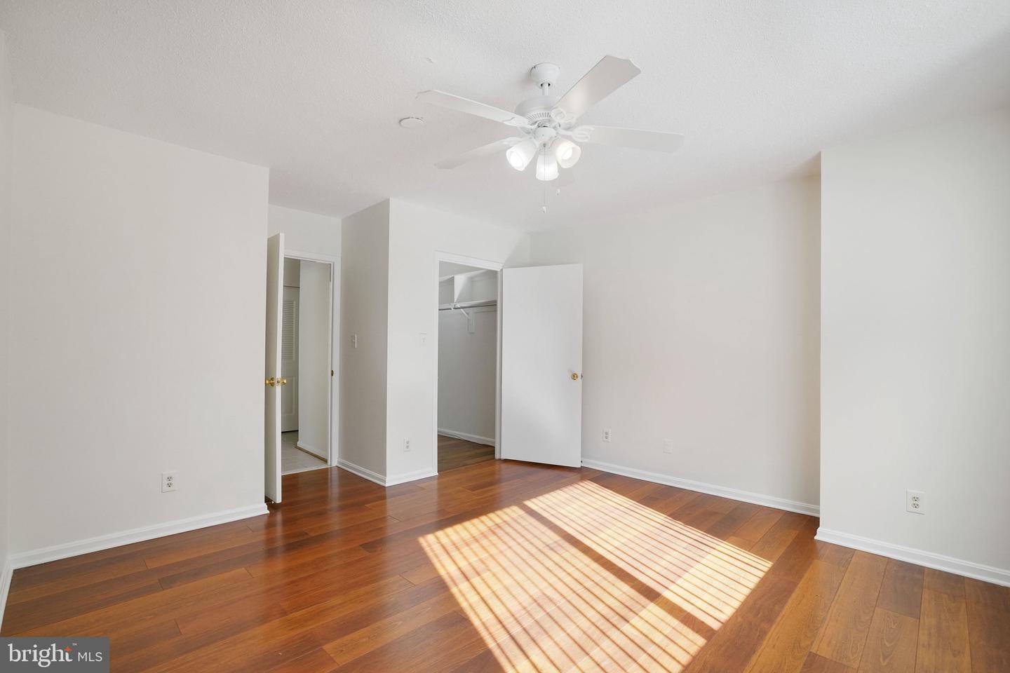 3713 S GEORGE MASON DR #T5W, FALLS CHURCH, Virginia 22041, 3 Bedrooms Bedrooms, ,2 BathroomsBathrooms,Residential,For sale,3713 S GEORGE MASON DR #T5W,VAFX2288866 MLS # VAFX2288866