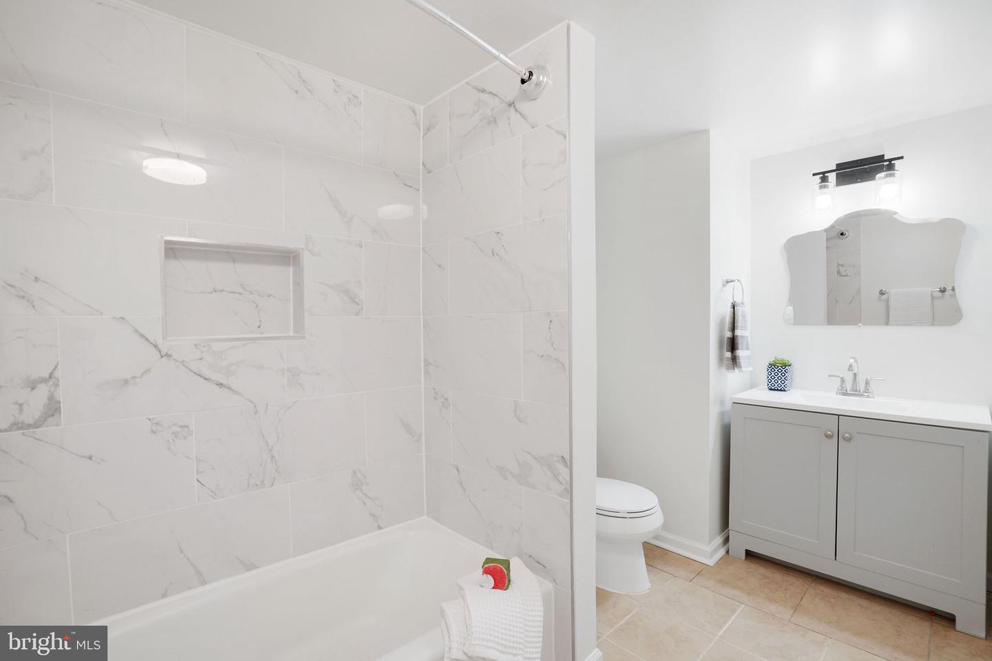 3713 S GEORGE MASON DR #T5W, FALLS CHURCH, Virginia 22041, 3 Bedrooms Bedrooms, ,2 BathroomsBathrooms,Residential,For sale,3713 S GEORGE MASON DR #T5W,VAFX2288866 MLS # VAFX2288866