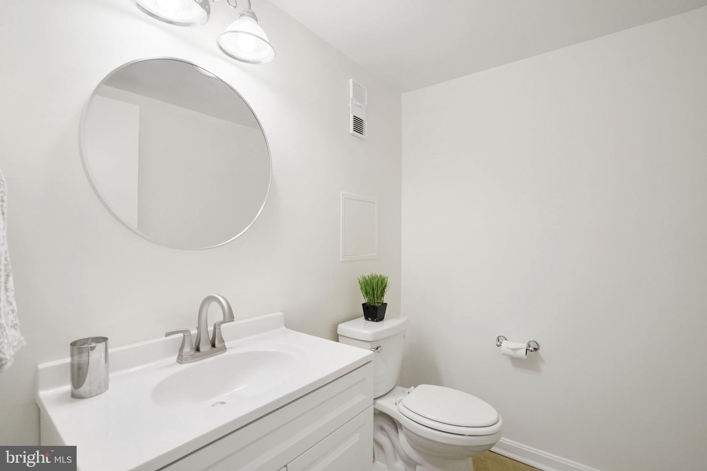 3713 S GEORGE MASON DR #T5W, FALLS CHURCH, Virginia 22041, 3 Bedrooms Bedrooms, ,2 BathroomsBathrooms,Residential,For sale,3713 S GEORGE MASON DR #T5W,VAFX2288866 MLS # VAFX2288866