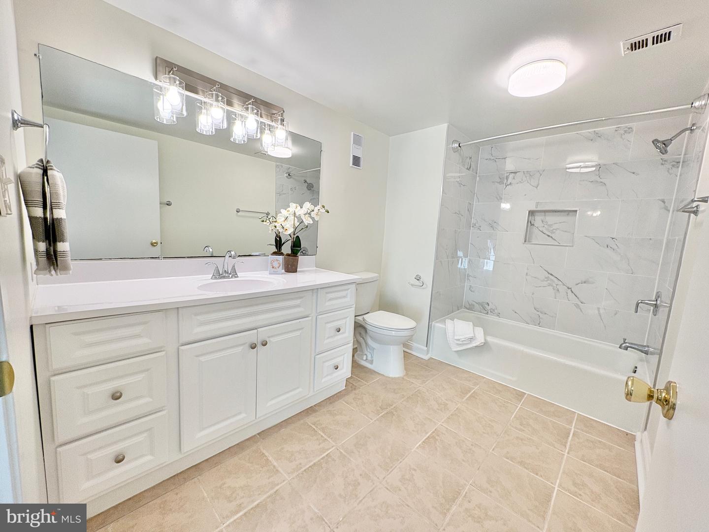 3713 S GEORGE MASON DR #T5W, FALLS CHURCH, Virginia 22041, 3 Bedrooms Bedrooms, ,2 BathroomsBathrooms,Residential,For sale,3713 S GEORGE MASON DR #T5W,VAFX2288866 MLS # VAFX2288866