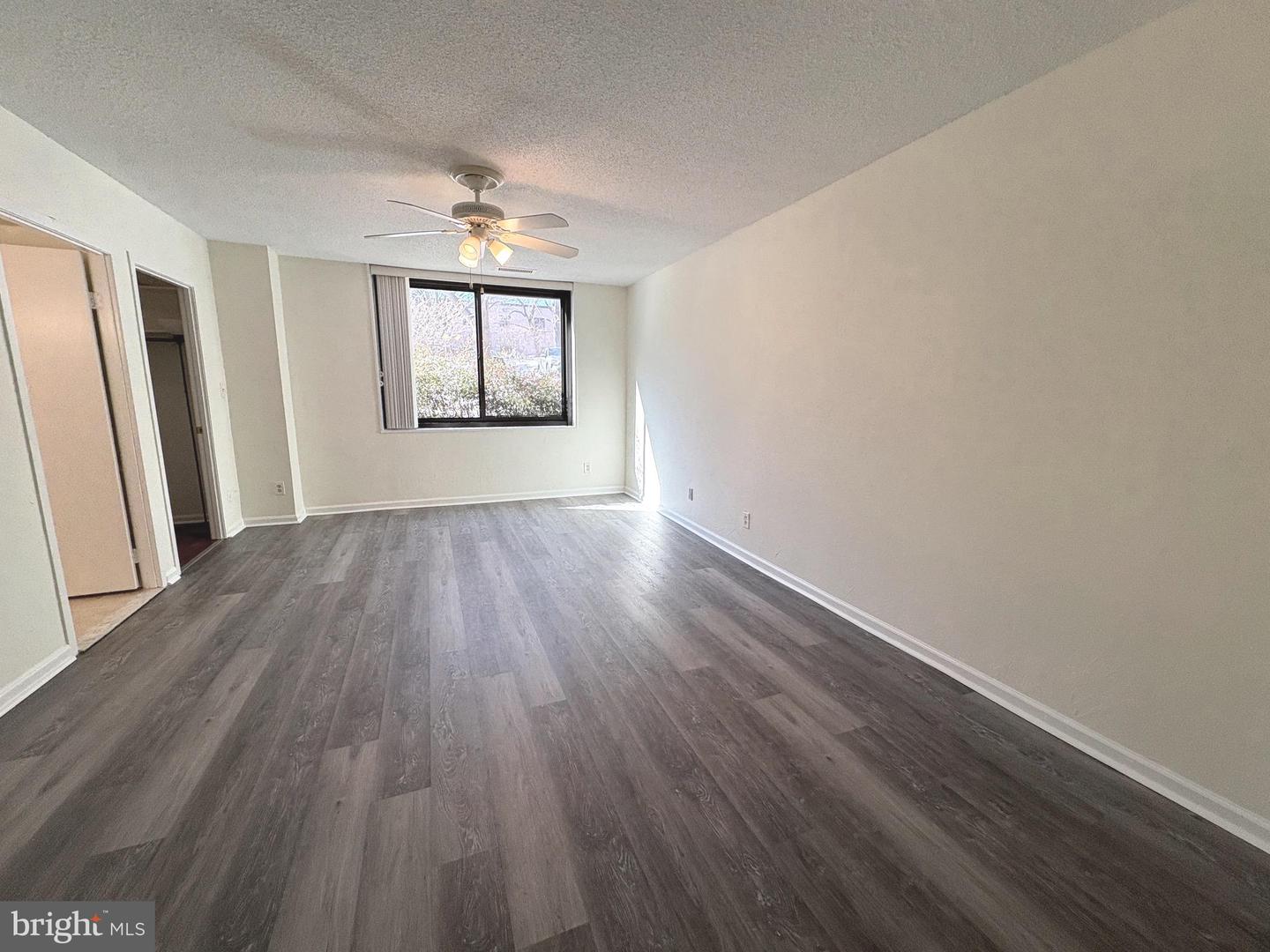 3713 S GEORGE MASON DR #T5W, FALLS CHURCH, Virginia 22041, 3 Bedrooms Bedrooms, ,2 BathroomsBathrooms,Residential,For sale,3713 S GEORGE MASON DR #T5W,VAFX2288866 MLS # VAFX2288866