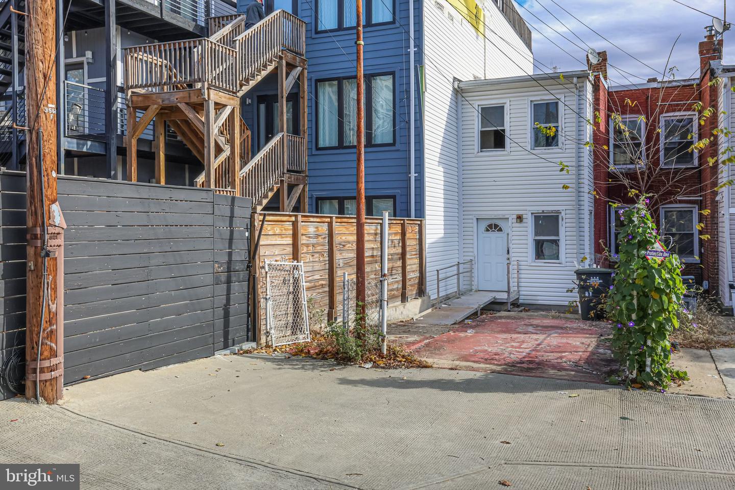 2114 4TH ST NE, WASHINGTON, District Of Columbia 20002, 3 Bedrooms Bedrooms, ,1 BathroomBathrooms,Residential,For sale,2114 4TH ST NE,DCDC2244562 MLS # DCDC2244562