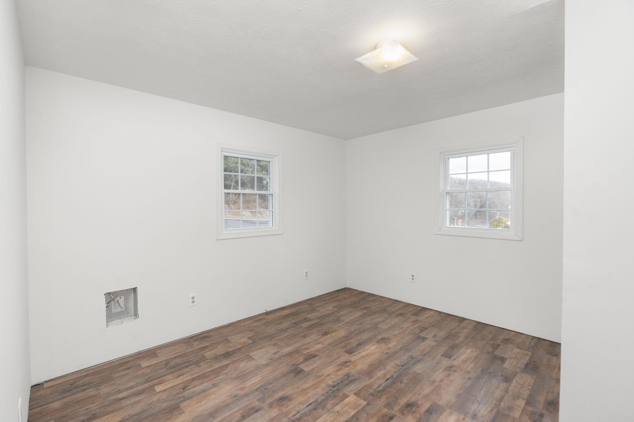 2594 LEE JACKSON HWY, STAUNTON, Virginia 24401, 2 Bedrooms Bedrooms, ,1 BathroomBathrooms,Residential,2594 LEE JACKSON HWY,672111 MLS # 672111