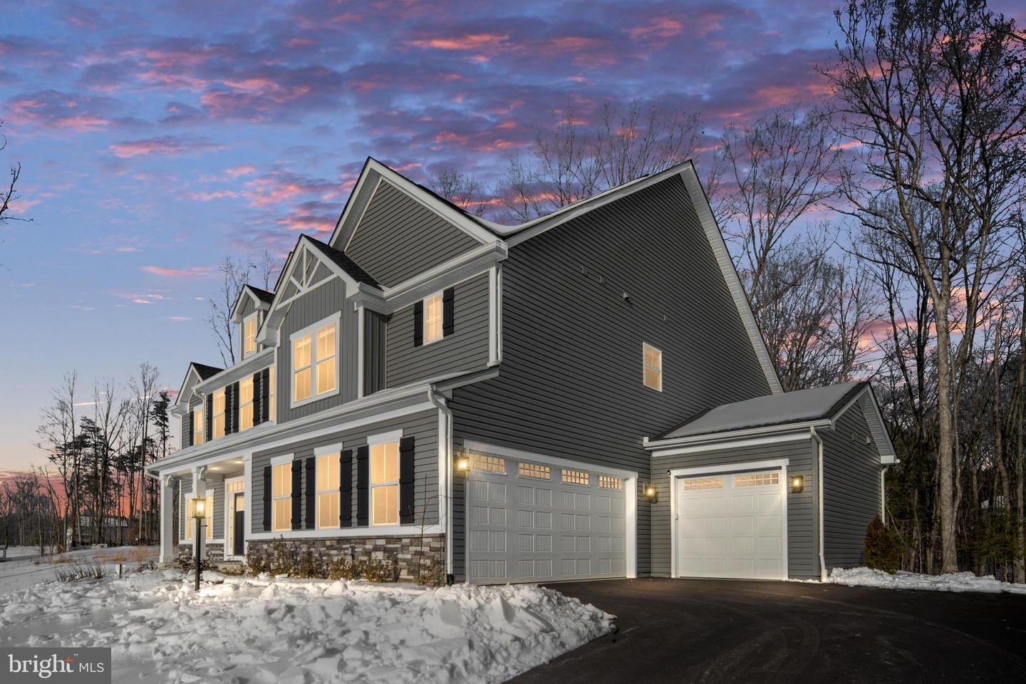 112 LAKE BLUFF COURT, FREDERICKSBURG, Virginia 22406, 5 Bedrooms Bedrooms, 20 Rooms Rooms,5 BathroomsBathrooms,Residential,For sale,112 LAKE BLUFF COURT,VAST2045642 MLS # VAST2045642