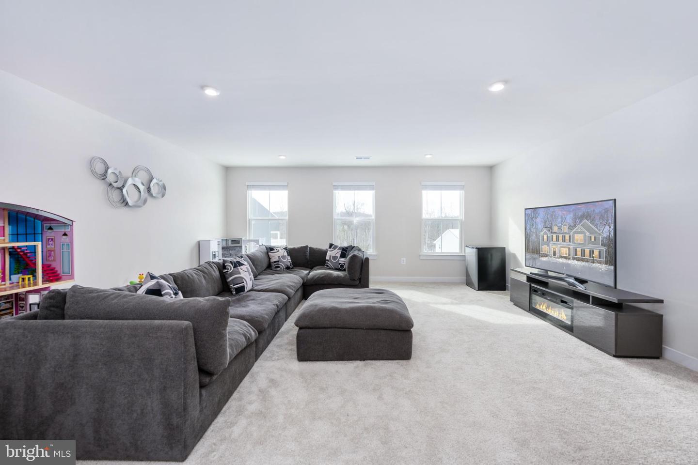 112 LAKE BLUFF COURT, FREDERICKSBURG, Virginia 22406, 5 Bedrooms Bedrooms, 20 Rooms Rooms,5 BathroomsBathrooms,Residential,For sale,112 LAKE BLUFF COURT,VAST2045642 MLS # VAST2045642