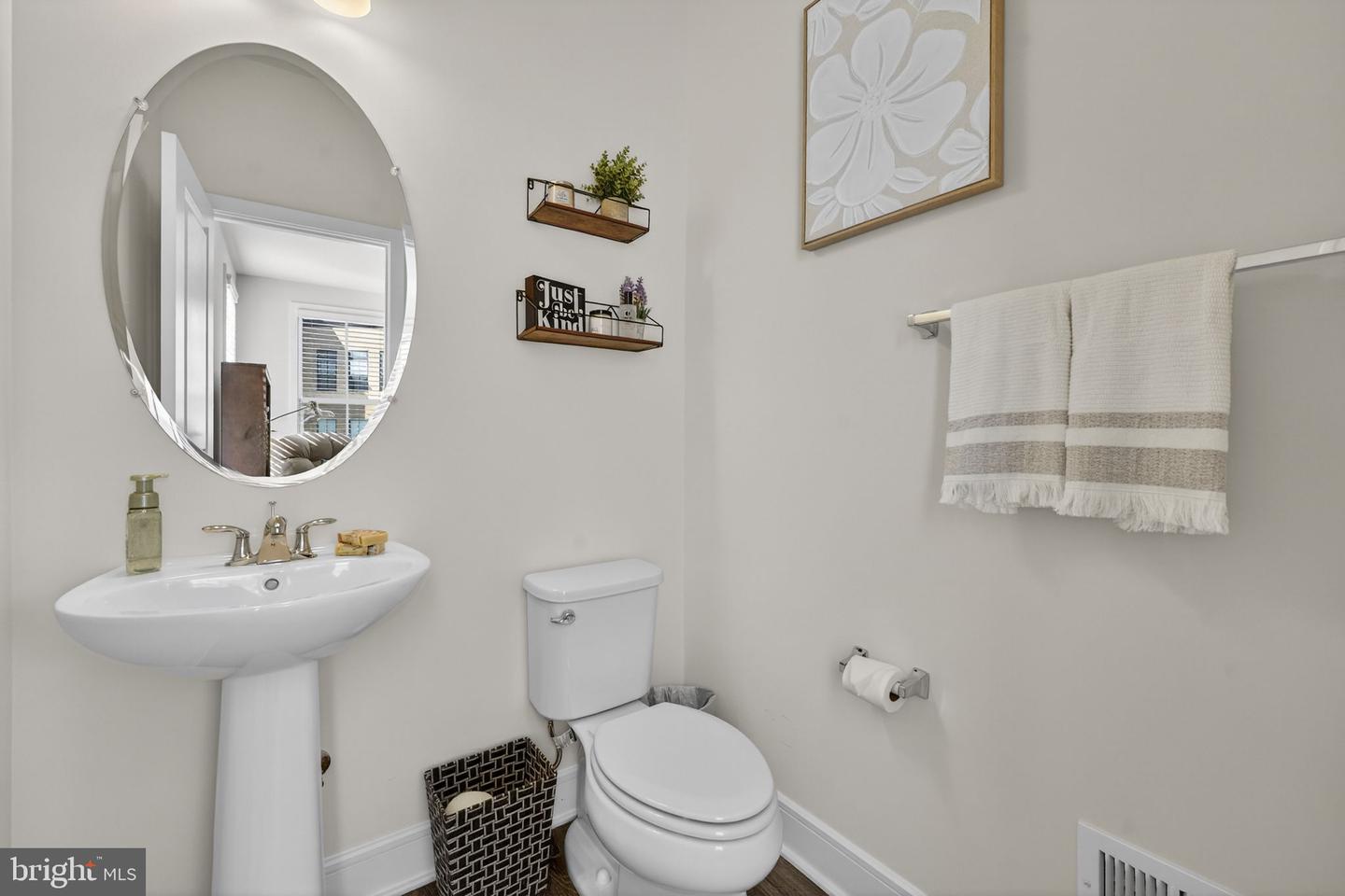 23043 SULLIVANS COVE SQ, BRAMBLETON, Virginia 20148, 4 Bedrooms Bedrooms, ,3 BathroomsBathrooms,Residential,For sale,23043 SULLIVANS COVE SQ,VALO2115124 MLS # VALO2115124