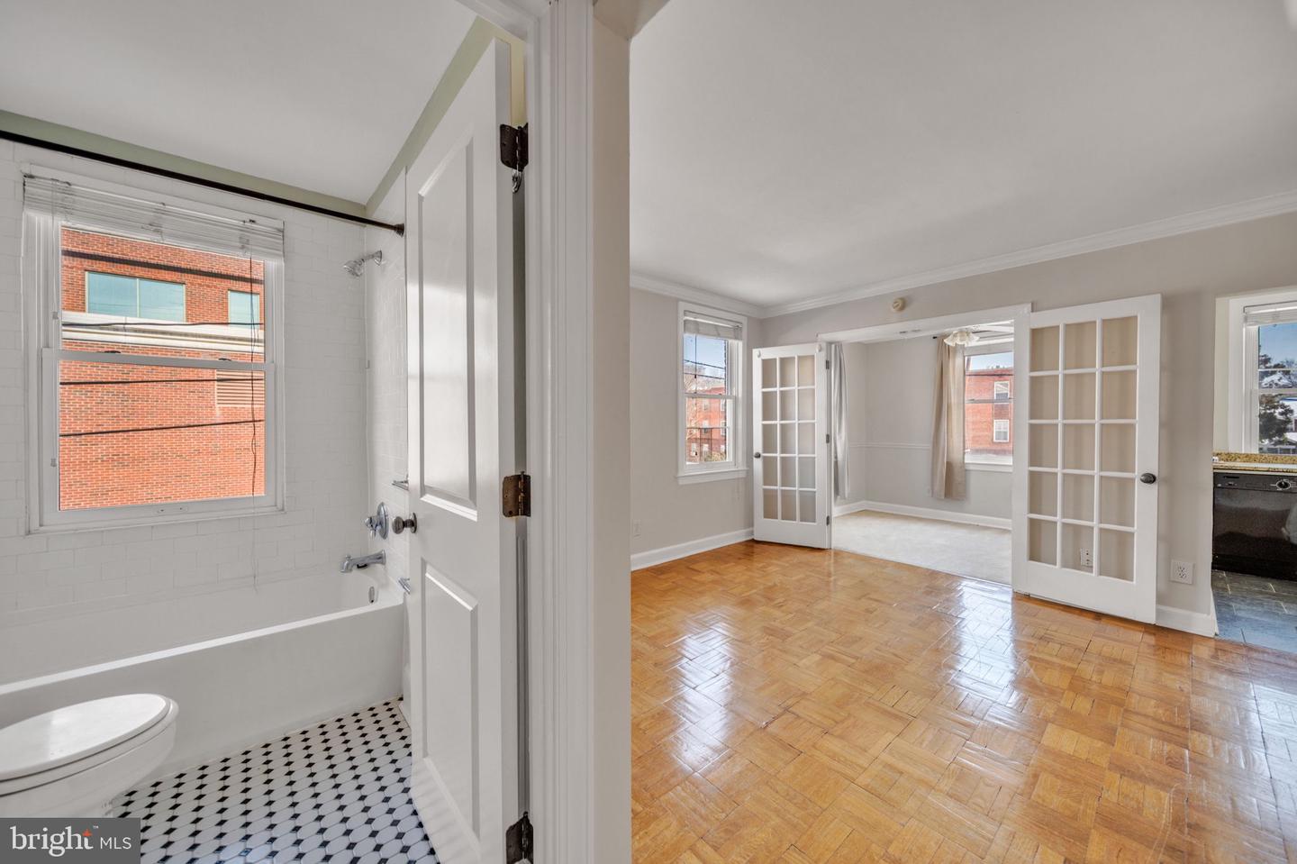 719 S ST ASAPH ST #203, ALEXANDRIA, Virginia 22314, 1 Bedroom Bedrooms, 2 Rooms Rooms,1 BathroomBathrooms,Residential,For sale,719 S ST ASAPH ST #203,VAAX2053778 MLS # VAAX2053778